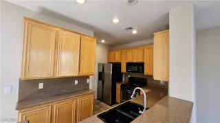 Photo #5: 2607545 Listing 