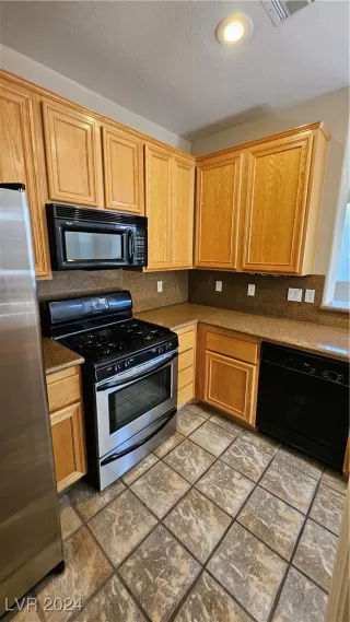 Photo #6: 2607545 Listing 