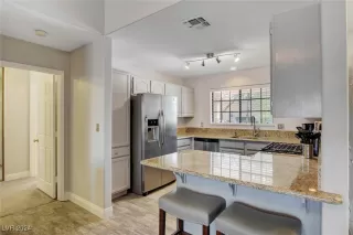 Photo #6: 2607629 Listing 