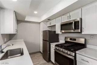 Photo #3: 2607647 Listing 