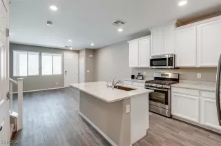 Photo #6: 2607649 Listing 