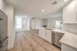 Photo #2: 2607675 Listing