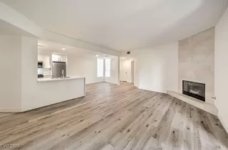 Photo #4: 2607675 Listing