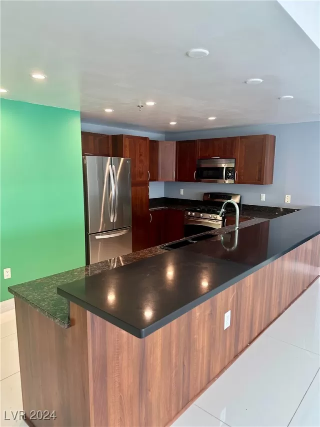 MLS: 2607686 Condo For Sale
