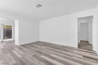 Photo #3: 2607709 Listing 