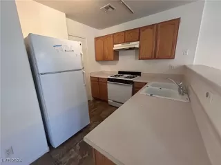 Photo #6: 2607717 Listing 