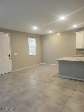Photo #5: 2607728 Listing 