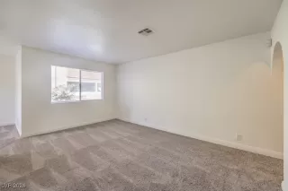 Photo #5: 2607733 Listing 