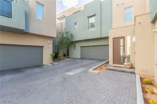 Photo #1: 2607748 Listing