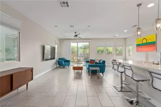 Photo #4: 2607748 Listing