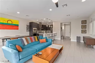 Photo #6: 2607748 Listing