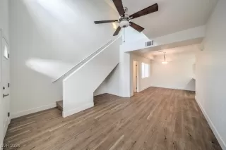 Photo #3: 2607771 Listing