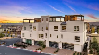 Photo #4: 2607785 Listing