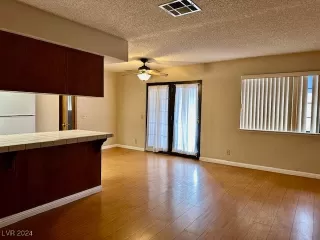 Photo #1: 2607812 Listing