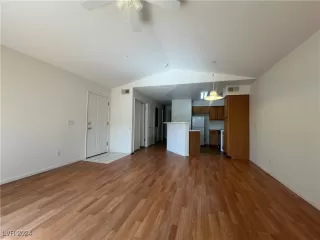 Photo #2: 2607822 Listing 