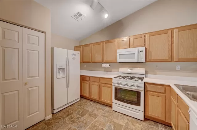 MLS: 2607876 Condo For Sale