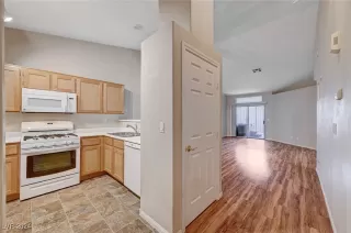 Photo #4: 2607876 Listing