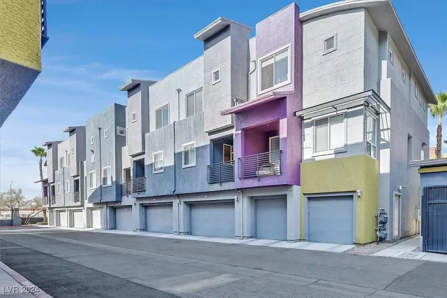 MLS: 2607878 Condo For Sale