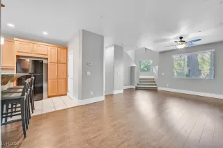 Photo #3: 2607878 Listing