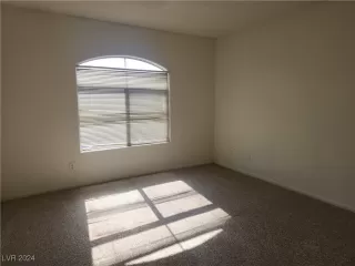 Photo #5: 2607881 Listing 