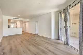 Photo #6: 2607917 Listing