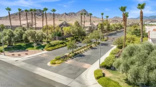 Photo #2: 2607963 Listing