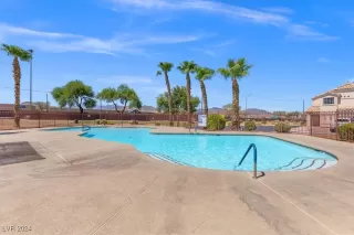 Photo #4: 2607963 Listing