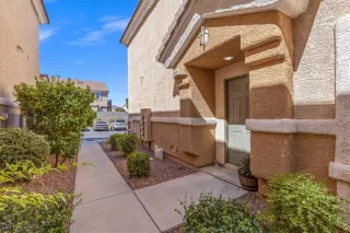 Photo #5: 2607963 Listing