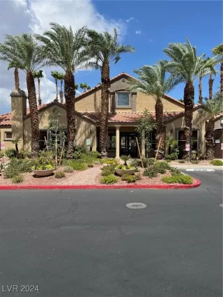 Photo #1: 2607979 Listing 