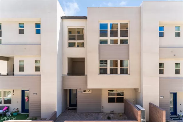 MLS: 2607994 Condo For Sale