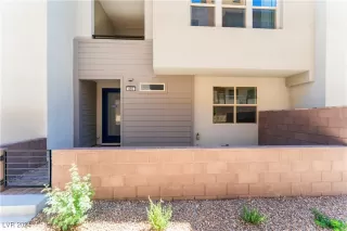 Photo #1: 2607994 Listing