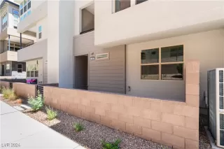 Photo #3: 2607994 Listing