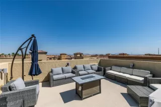 Photo #2: 2608027 Listing