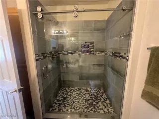 Photo #3: 2608053 Listing 