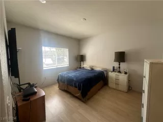 Photo #5: 2608053 Listing 