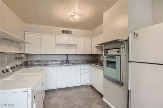 Photo #1: 2608062 Listing