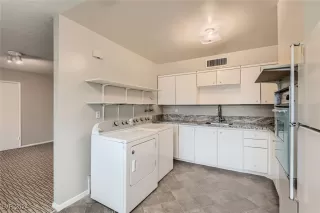 Photo #2: 2608062 Listing