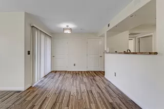 Photo #3: 2608079 Listing 