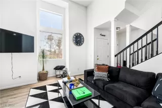 Photo #1: 2608095 Listing