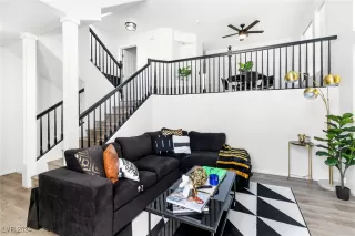 Photo #2: 2608095 Listing