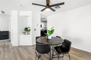 Photo #4: 2608095 Listing