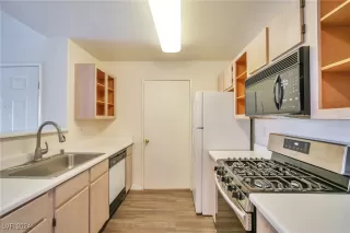 Photo #4: 2608114 Listing 