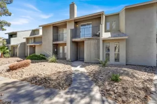 Photo #2: 2608129 Listing