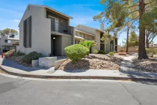 Photo #3: 2608129 Listing