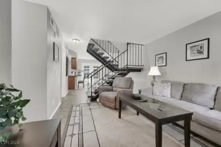 Photo #6: 2608129 Listing