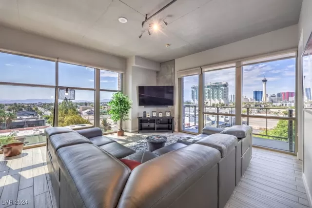 MLS: 2608137 Condo For Sale