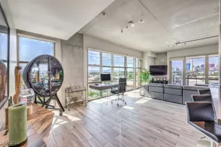 Photo #1: 2608137 Listing