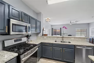 Photo #1: 2608147 Listing