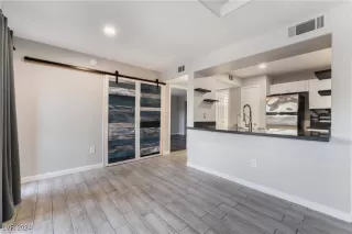 Photo #3: 2608148 Listing 