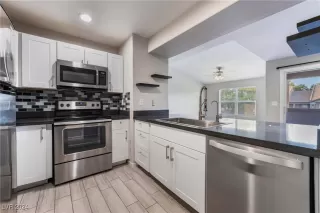 Photo #5: 2608148 Listing 